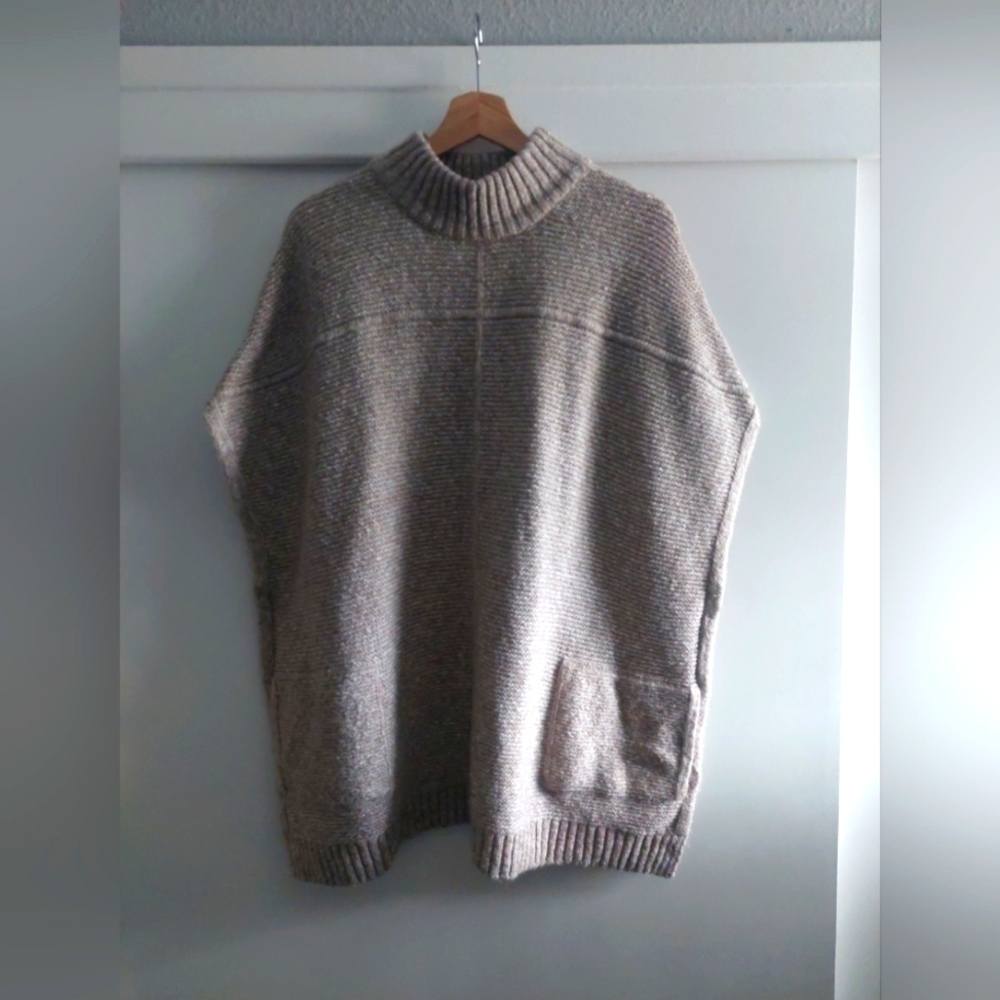 Barbour "Malvern" Cape Oatmeal Beige Oversized Small Minimalist Neutral